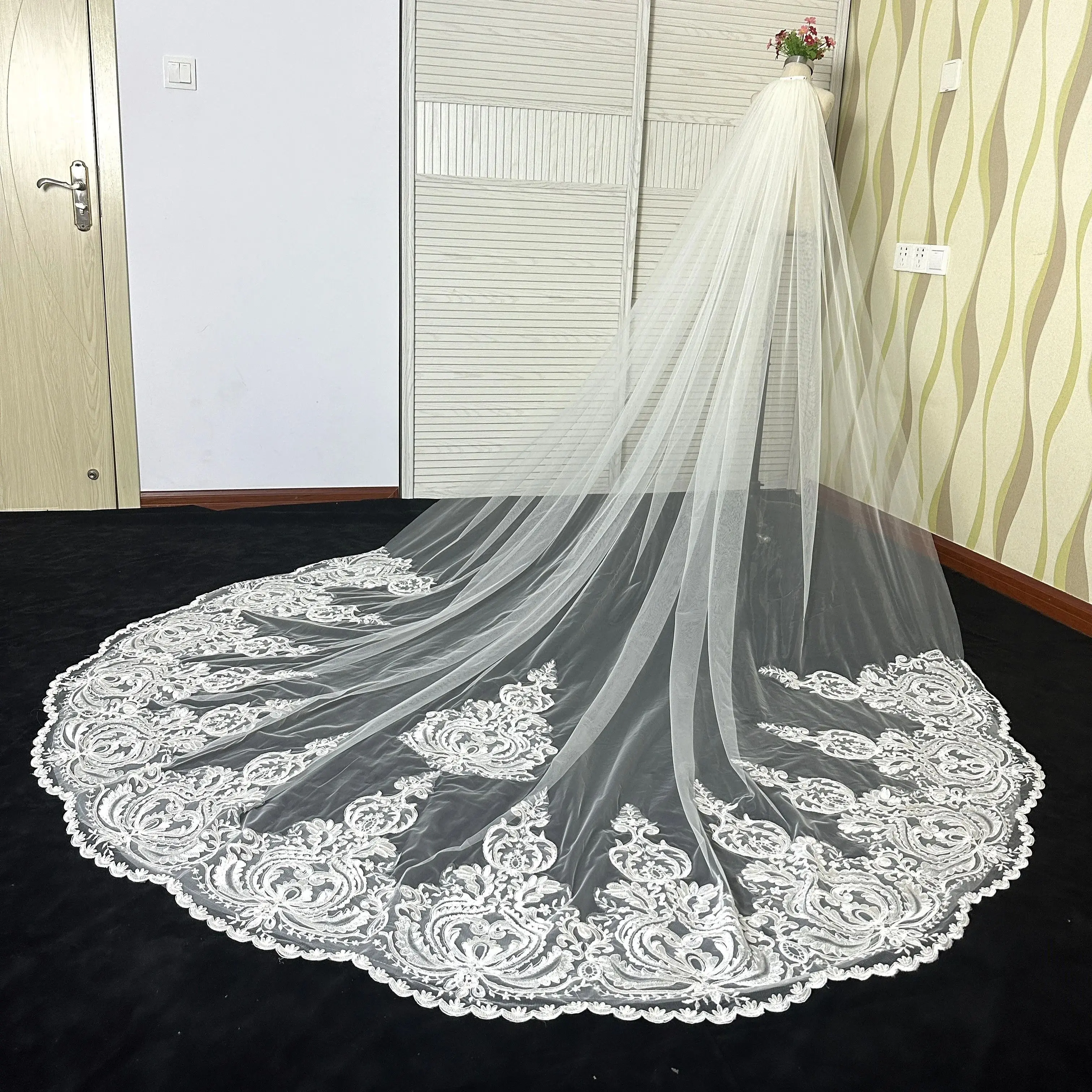 One Layer 3.5 Meters Long Wedding Veil White Ivory Lace Bridal Veil with Comb Bridal Headpiece Voile Mariage