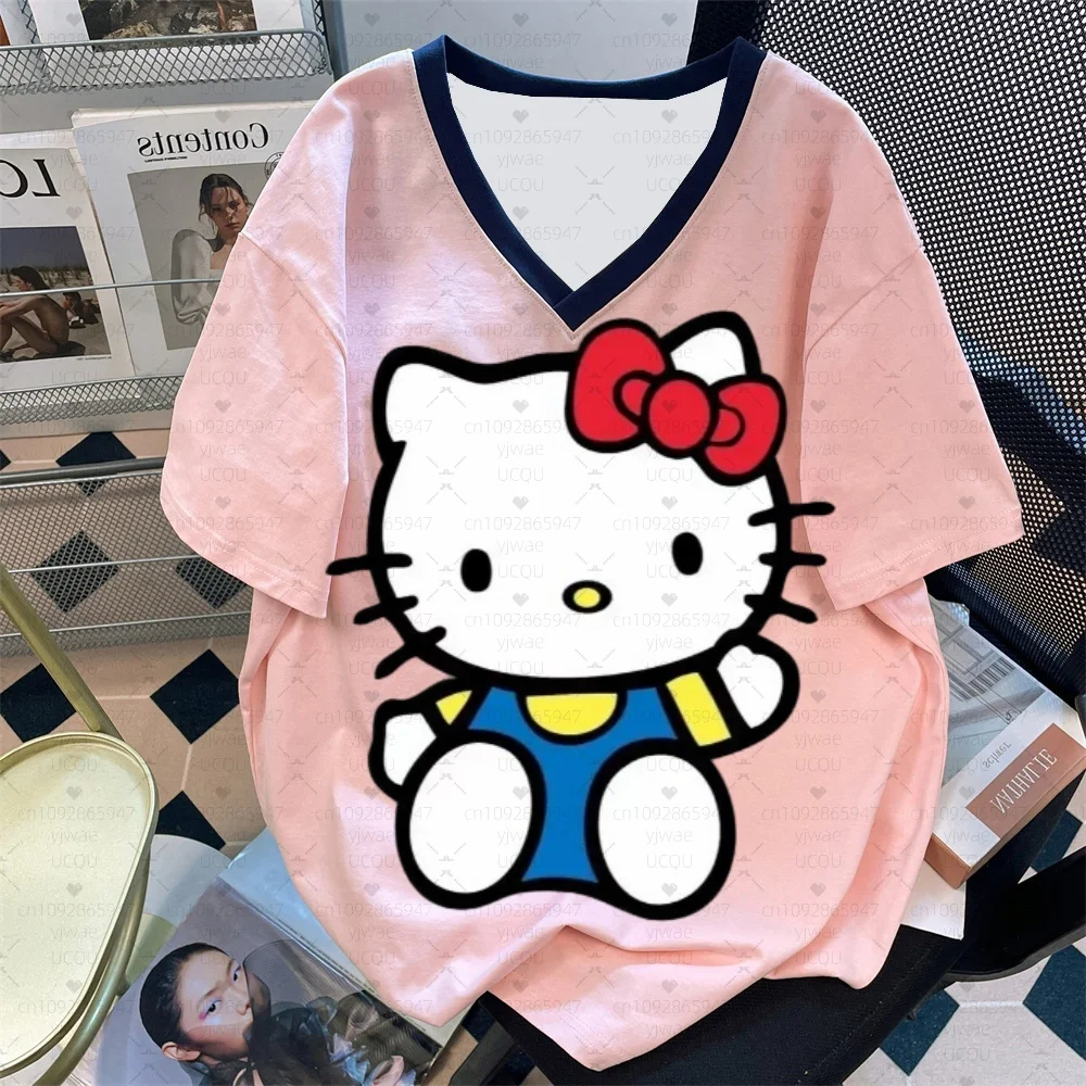 

2025 женская бейсбольная футболка HELLO KITTY с v-образным вырезом и коротким рукавом, летняя футболка, женские трикотажные изделия в полоску, спортивная футболка больших размеров