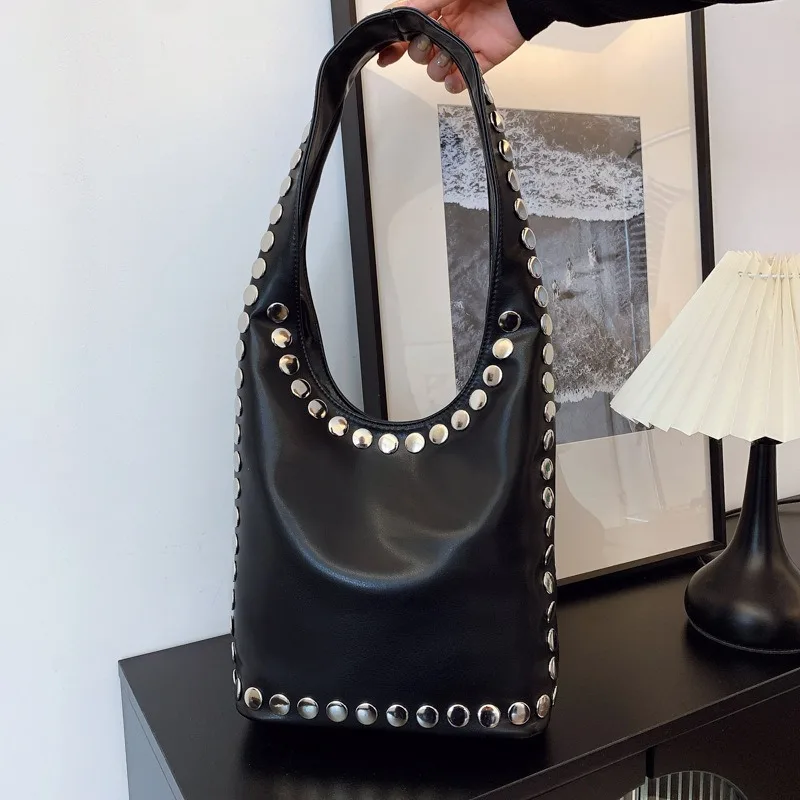 

Retro Rivet Single Shoulder Underarm Women's Bag, Oil Wax Leather Fashion Motorcycle Bag, Simple Large Capacity Bucket Bag