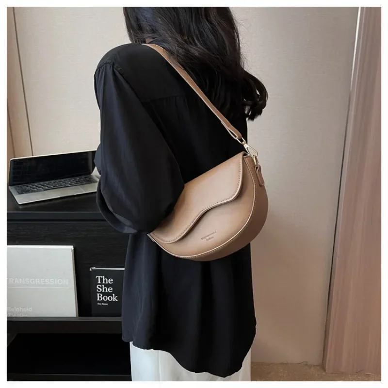 Small Leather Saddle Armpit Bags for Women 2023 Summer Chain Shoulder Crossbody Bag Ladies Vintage Underarm Handbags bolsa