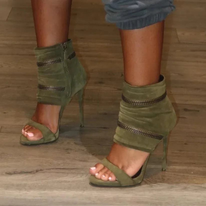 

Женские оливковые замшевые ботильоны с открытым круглым носком, двойная молния, декор, винтажные летние сандалии-гладиаторы на тонком каблуке-шпильке