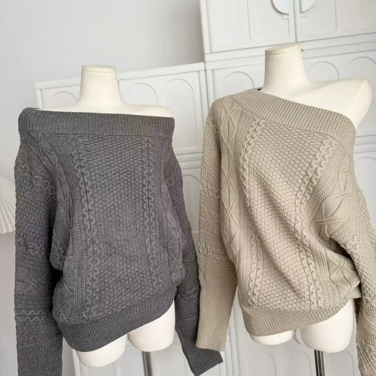 Damski sweter na jesień i zimę, jednolity kolor, asymetryczny dekolt, długi rękaw, wzór w warkocze, luźny krój, sweter damski, jednolity kolor, pulower.