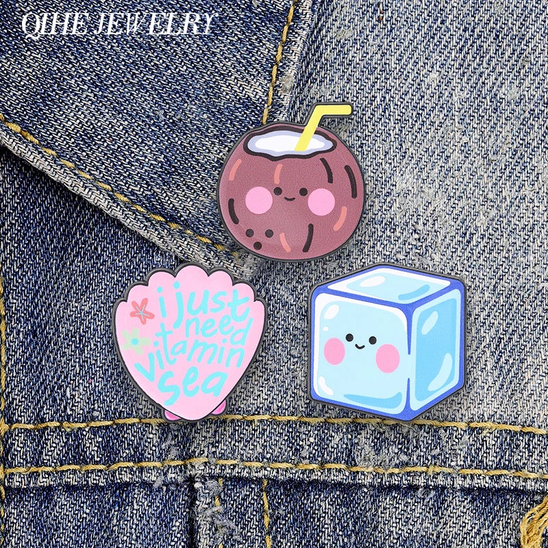 Pin esmaltado de coco sonriente y cubo de hielo, broche de concha marina con diseño de vitamina, insignia de aleación Aqua con estética veraniega y fresca, pin para solapa de bolso, regalos