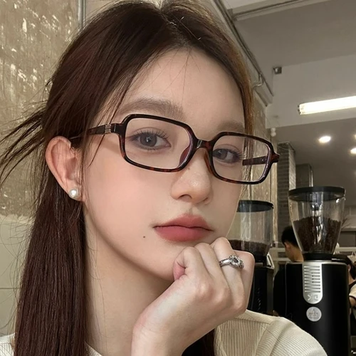 Imagen 2 del producto Gafas de lujo con estampado de leopardo para mujer, gafas de lectura cuadradas con montura pequeña a la moda, gafas de sol ultraligeras antiluz azul