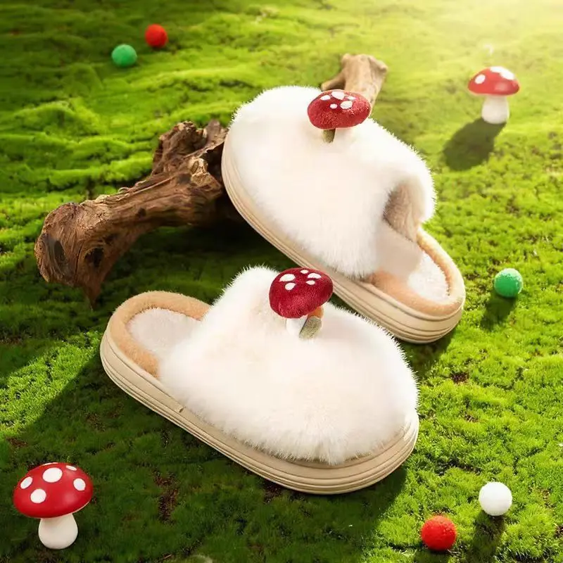 여성용 버섯 슬리퍼 여성용 흰색 푹신한 플랫폼 신발 여성 겨울 따뜻한 짧은 플러시 슬라이드 홈 슬리퍼