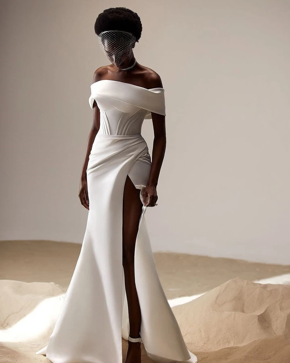 

Simple Satin Mermaid Wedding Dresses Off Shoulder Pleat High Split Lace Up Fish Bone Elegant Bridal Gowns De Novia Customized