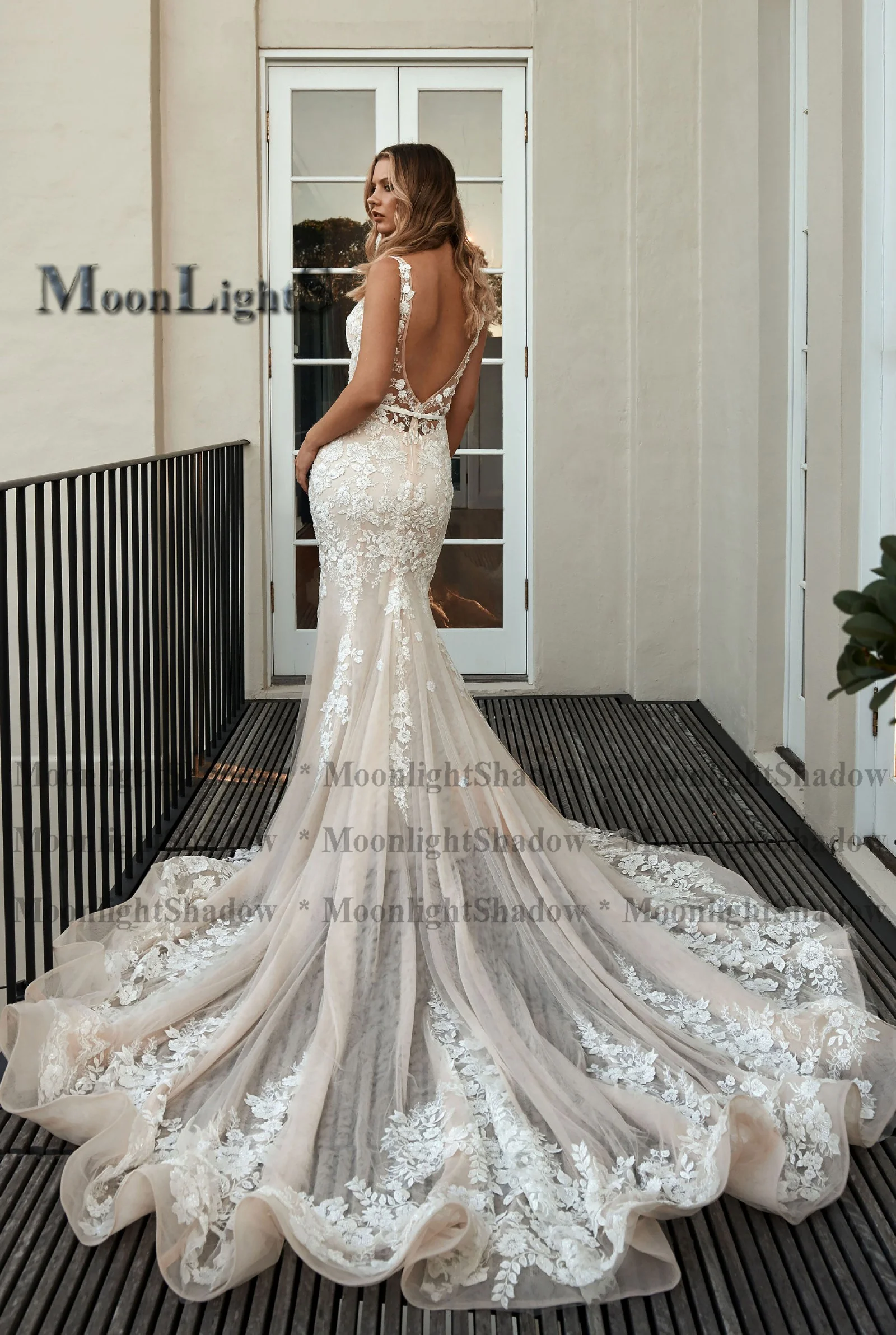 Moonlight Exquisite Sleeveless Wedding Dress for Bride Mermaid Backless 3D Appliques Belt Royal Train Robe De Soiree De Mariage