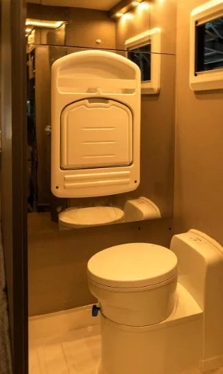 RV MOTORHOMMES CARAVAN KITCHEN Travel Trailer Bathroom Rotating TOILET With Black Waste Box CASSETTE TOILET W5000