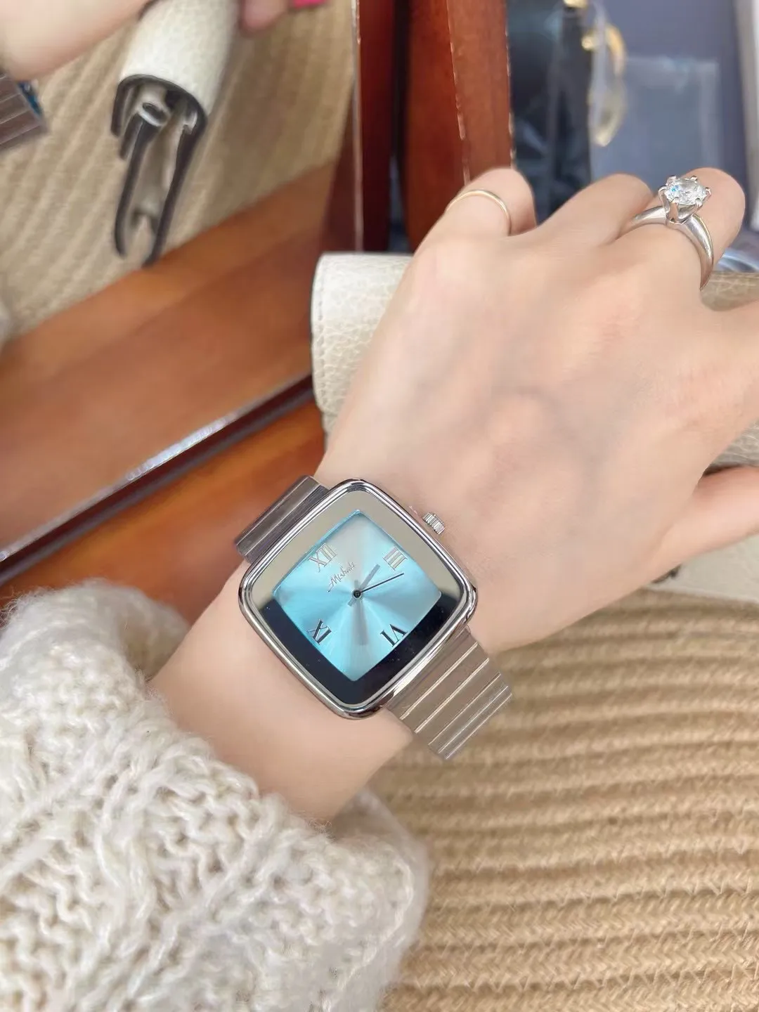 2026New Women'S Watch Luxurious And Sophisticated Women'S Watch With A Steel Band And Large Square Dial A Fashionable Timepiece.