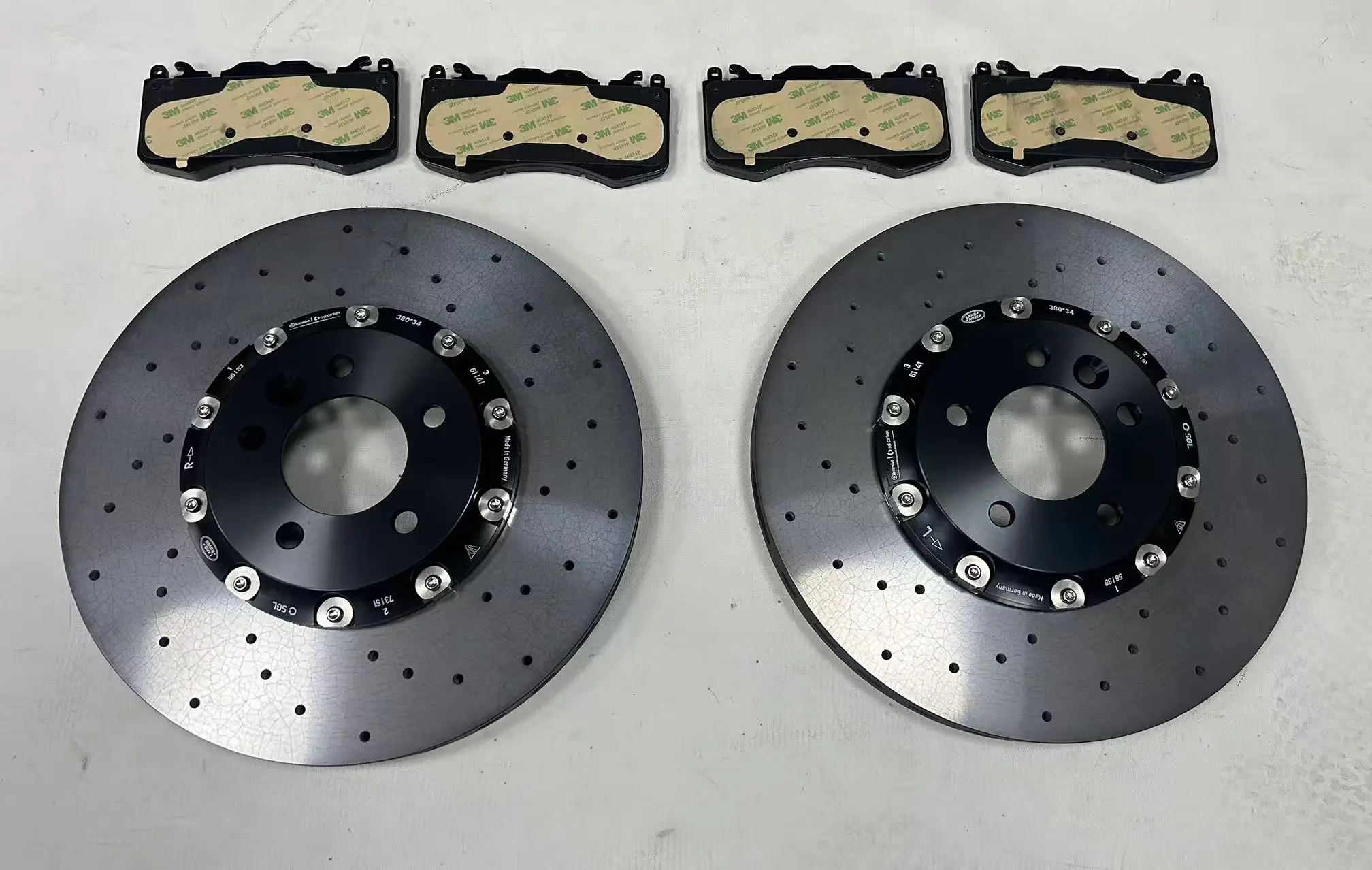 Carbon Ceramic Brake Calipers OEM Brand Universal Fit Customizable Sizes 1 Year Warranty for Zeekr Alfaromeo
