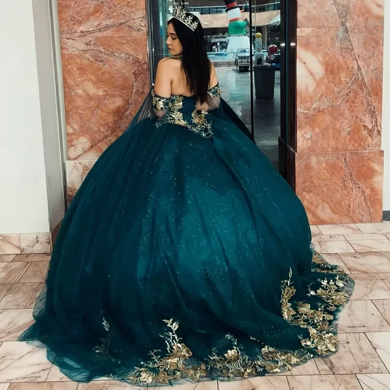 فساتين Quinceanera الخضراء قبالة الكتف الذهب يزين فستان الحلو لعيد ميلاد الكرة ثوب Vestidos De حجم كبير