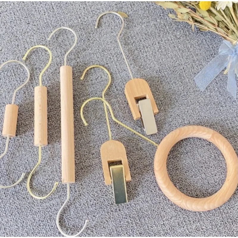 

2Pcs Clothing Store S Hook Solid Wood Circle Scarf Stand Display Rack Hanging Bag with Gold and Silver Trouser Clip Ring
