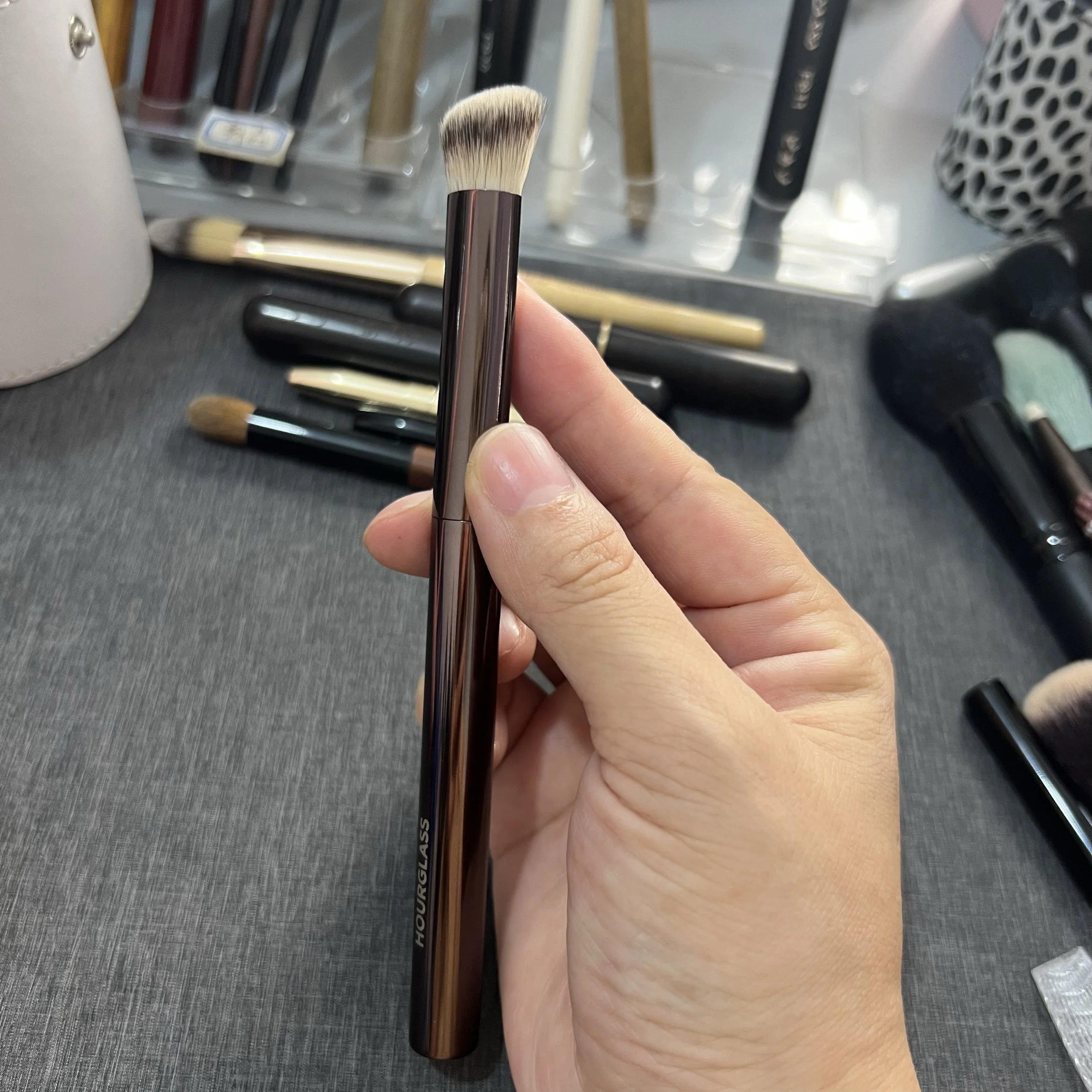 brocha-de-maquillaje-hourglass-para-corrector-brocha-de-maquillaje-de-mango-largo-para-base-y-prebase-para-todo-tipo-de-pie