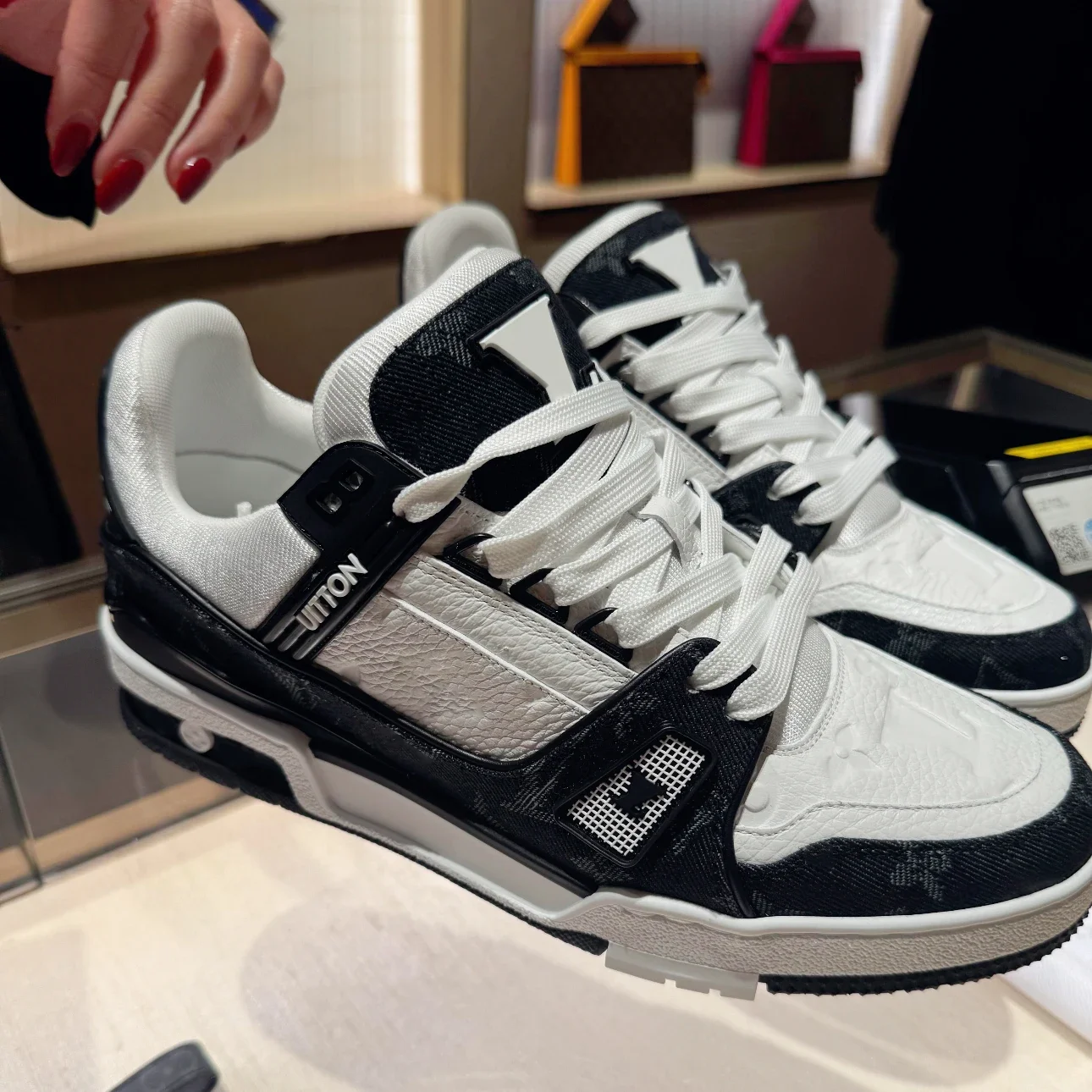 

Embossed and Printed Low-top Sports Shoes for Men and Women, Personalized Children's Shoes, Creative Denim Casual Shoes