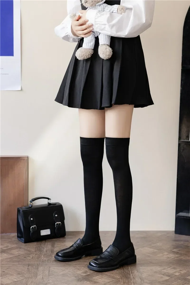 13-18 Years Old Girl\'s Black and White Calf Socks Female Spring and Autumn High Socks and Knee Socks Pile Lolita Socks