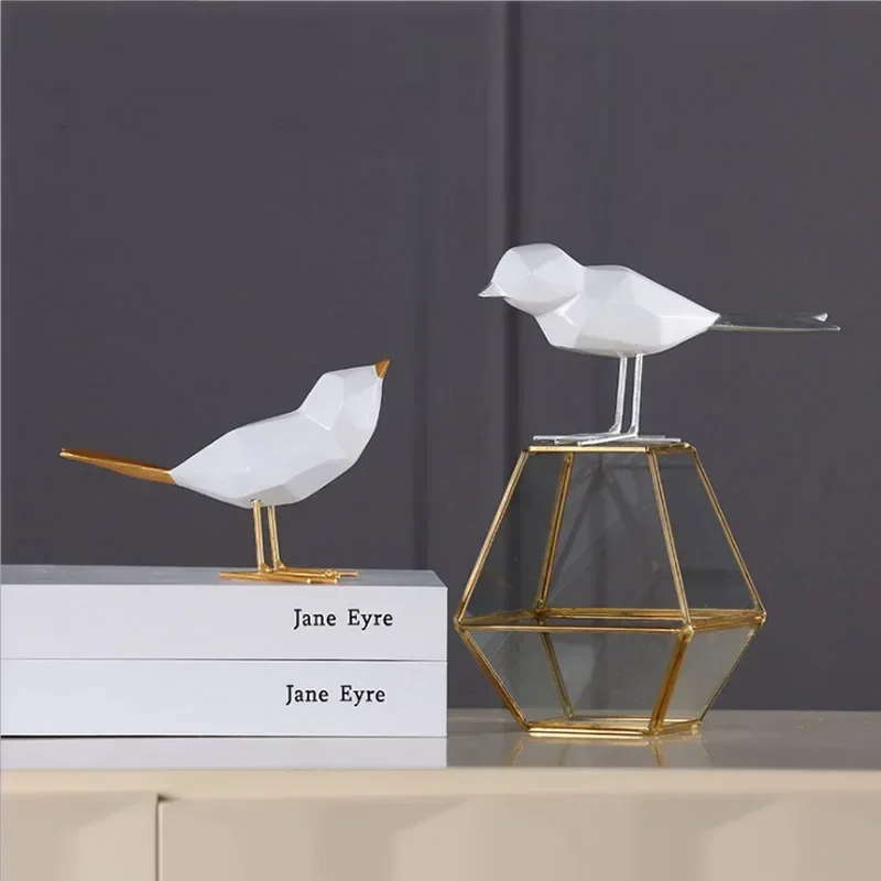 Resin Cute Bird Figurine European Ornaments Geometric Origami Animal Statue Home Office Bird Sculpture Abstract Home Decor