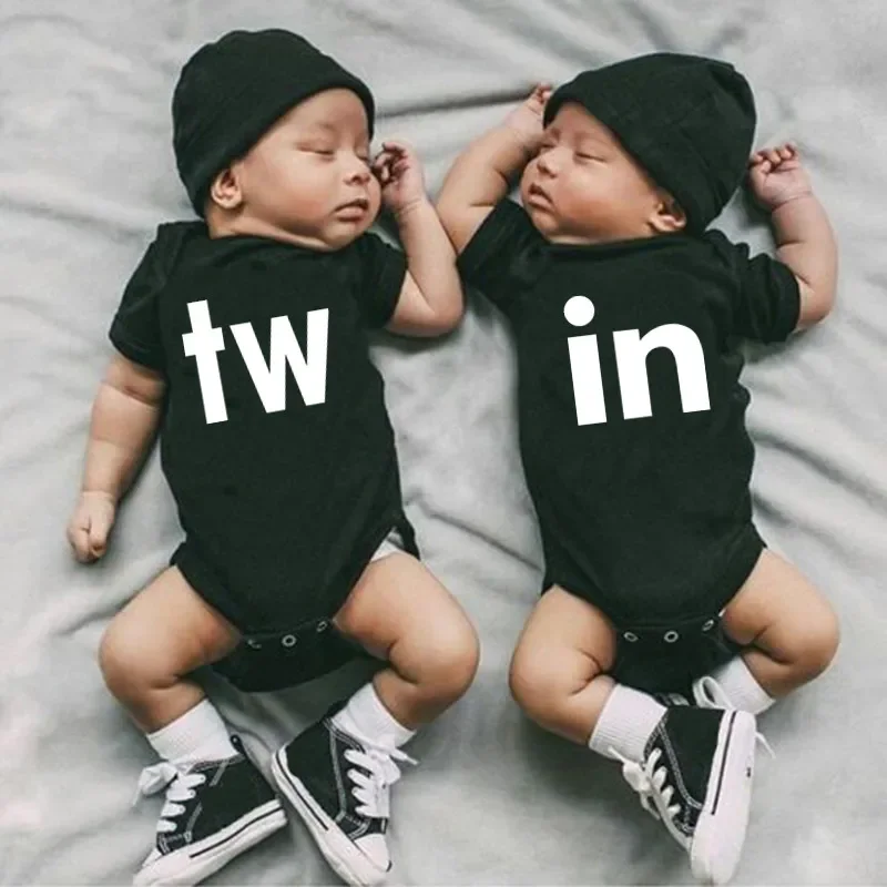 TW & IN Letter Print Neugeborenes Baby Jungen Mädchen Schwarzer Body Zwillinge Strampler Overall Outfits Hipster Babykleidung 0-24M