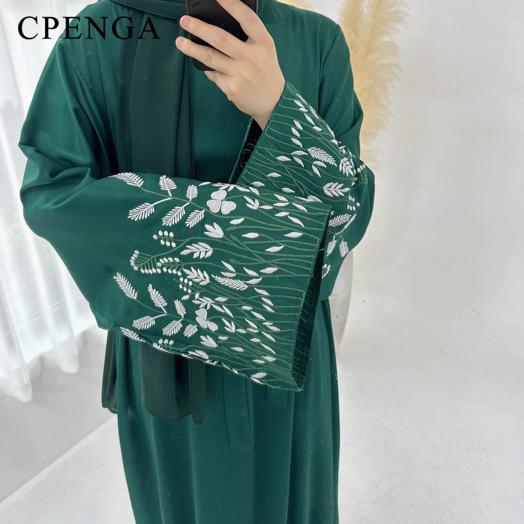 2024 Saudi Arabia Embroidery Muslim Modest Dress for Women Eid Dubai Abaya Luxury Islamic Turkey Holiday Party Jalabiya Clothing