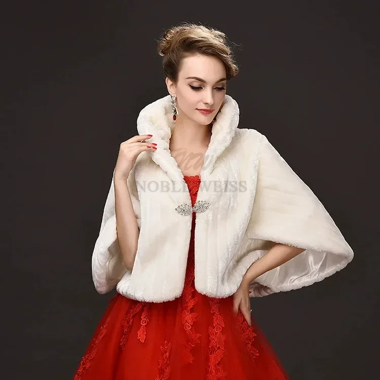 Faux Fur งานแต่งงาน Bolero เจ้าสาวแจ็คเก็ตผ้าคลุมไหล่เจ้าสาว Wrap ที่กําหนดเอง