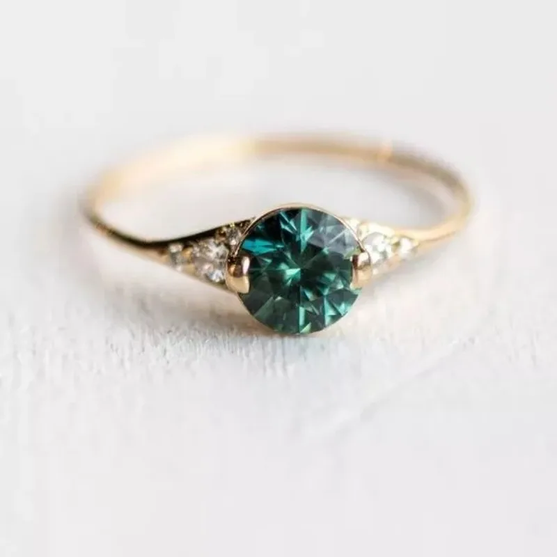 Popular Women's Fashion Simple and Cute Green Zircon Ring Wedding Engagement Party Jewelry Gift