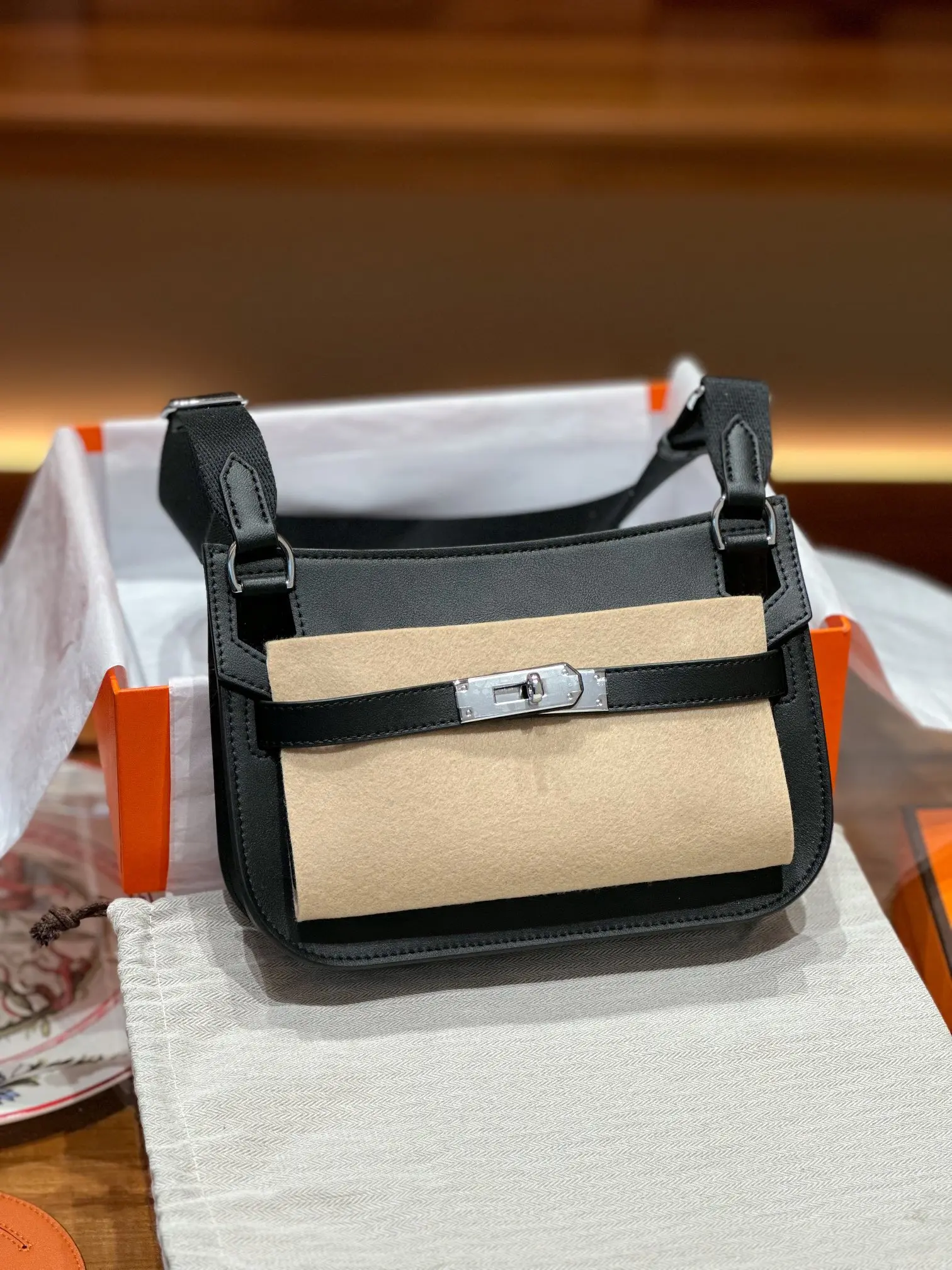 

2025 Fashion Lady Mini Versatile Genuine Leather Women's bag High Quality Swift Cowhide Single Shoulder Cloud Bag Hobo Tote Bag