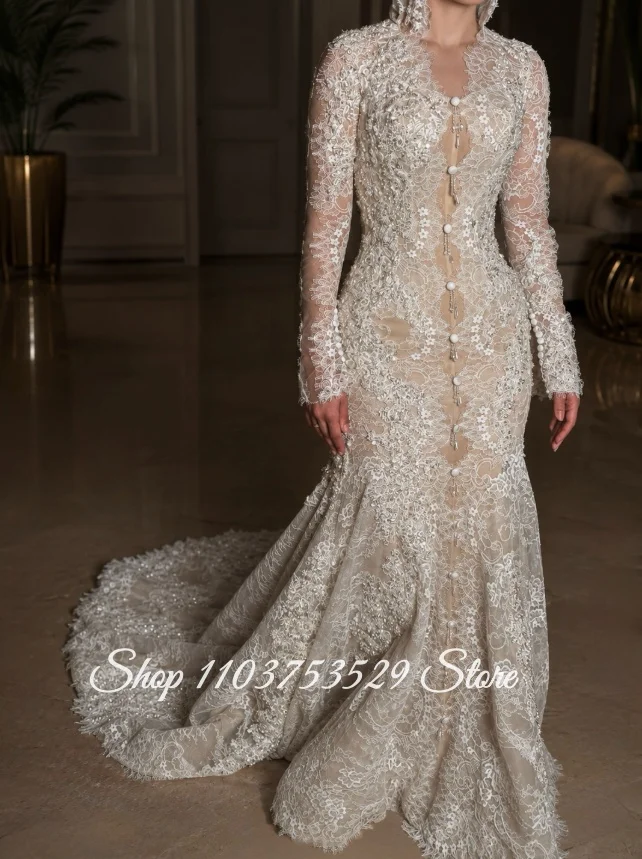 Customized Long-Sleeve Lace Button-Down Wedding Dress Elegant Muslim Bridal Gown European Mermaid-Cut Wedding Dress with Hood
