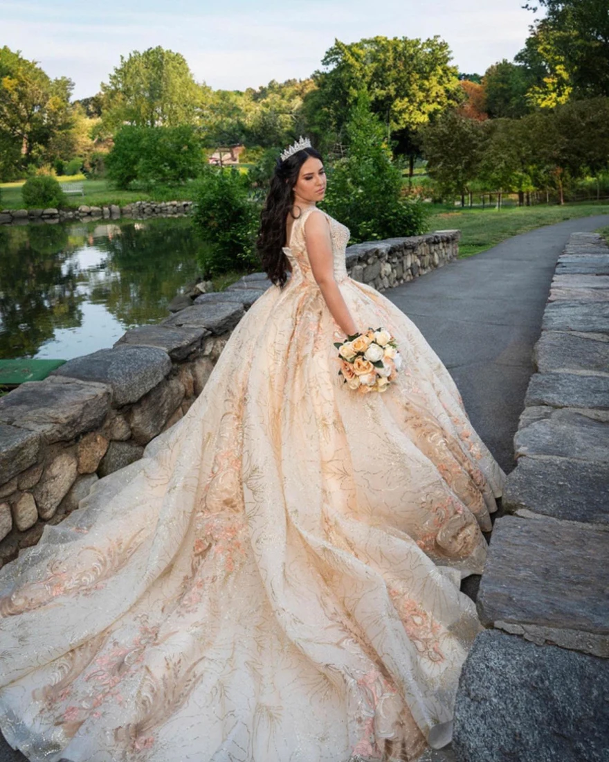 Lorencia-Vestidos Elegantes De Quinceañera, traje con Apliques De encaje y lentejuelas, color champán, dulce 16, YQD56, 2023