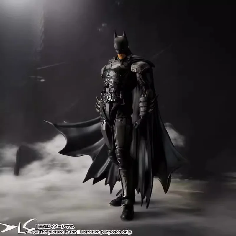 

DC Justice League Batman SHF Unbreakable Figure Collectible Toy Dynamic Display Model Action Figure Batman Versatile Pose