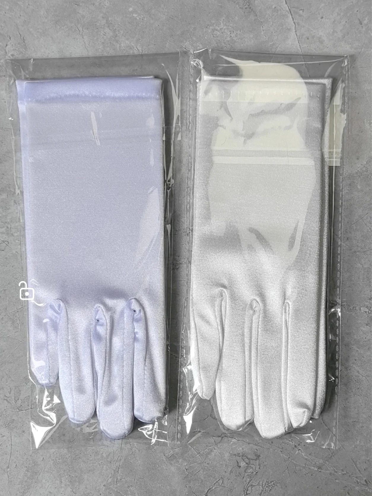 22 cm lange, dehnbare Satin-Seidenhandschuhe, kurze Abendhandschuhe für Damen, Hochzeits-Armstulpen, elegante Brautaccessoires in Off-White, Kleidung. – Detail 1