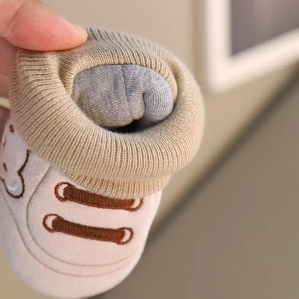 Soft Anti-slip Footwear Comfortable Cartoon Printed Wear-resistant Indoor Walking Socks Knitting Slipper Socks Boys Girls