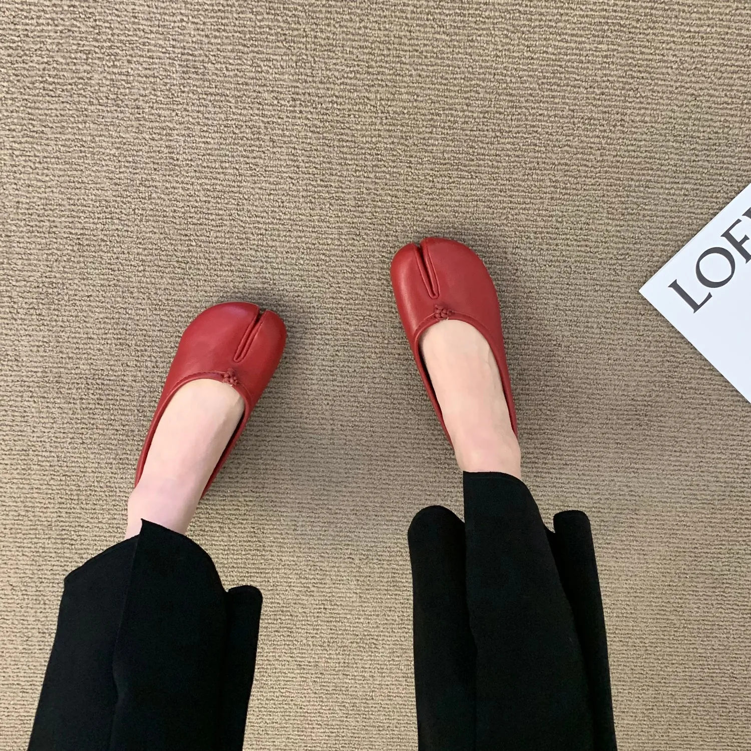 Women Flats Tabi Ninja Shoes Woman PU Comfy Ballet Flats Split Hoof Toe Soft Sole Ladies Loafers Japanese Style Mary Jeans Shoes