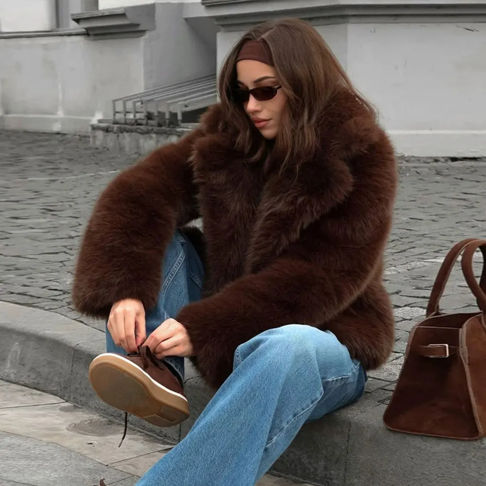 

Winter Fur Jackets Turn-down Collar Plush Coats Women Fashion 2025 Short Thick Faux Fur Coats Furry Outerwear Streetwear