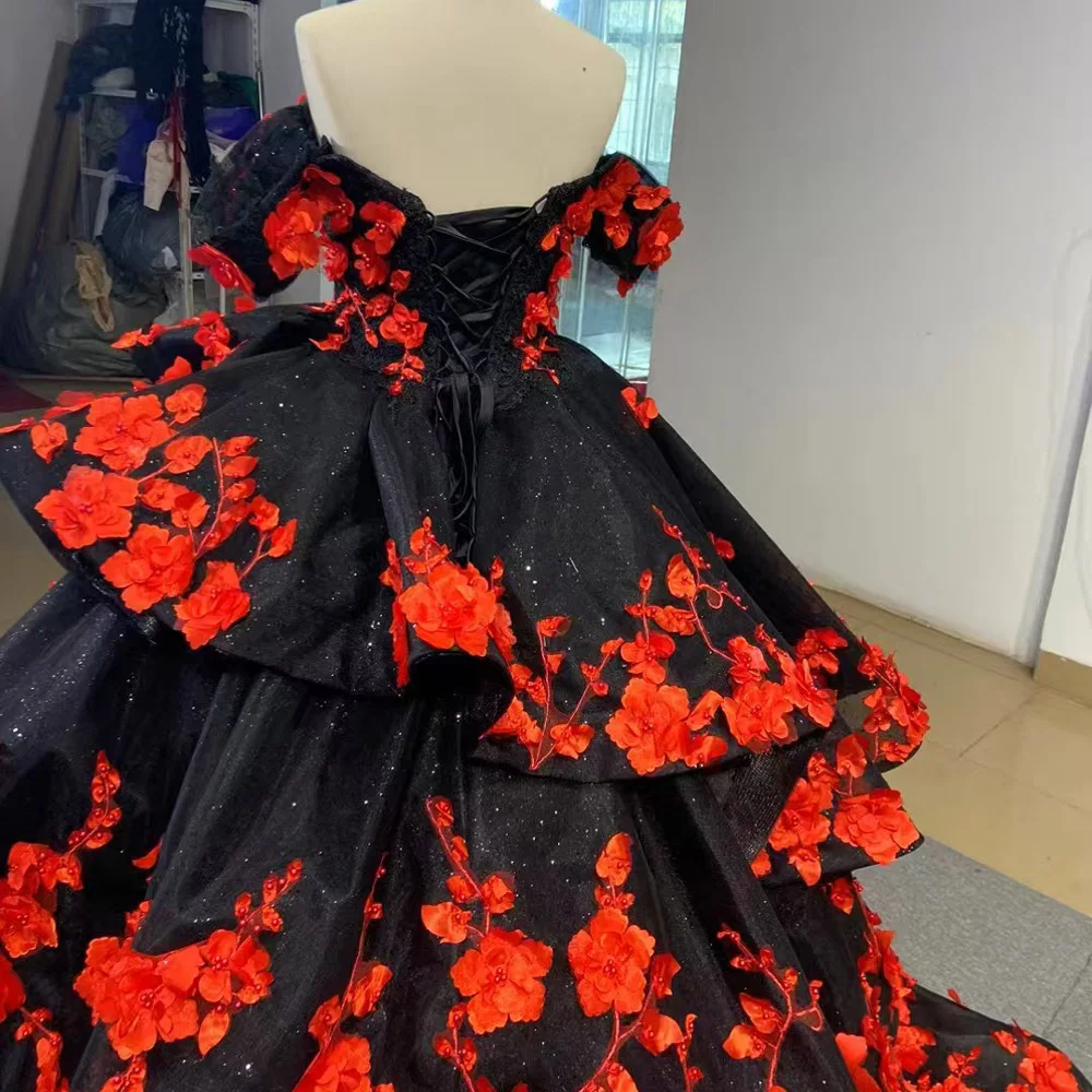 Zwarte lieverd Quinceanera jurk off-the-shoulder vetersluiting op de rug appliques gelaagde aanpasbare vestidos voor 15-jarige meisjes