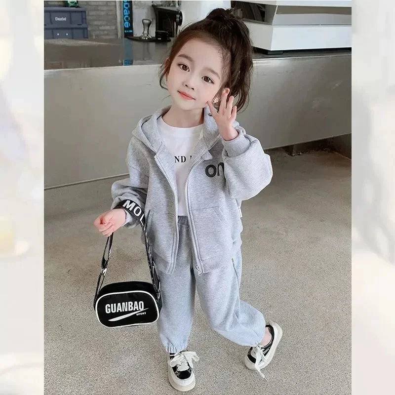 

Детские комплекты, осенний костюм для девочек, детское пальто с капюшоном, спортивные штаны, весенняя повседневная спортивная одежда из 2 предметов, модная одежда для малышей 2025 г.