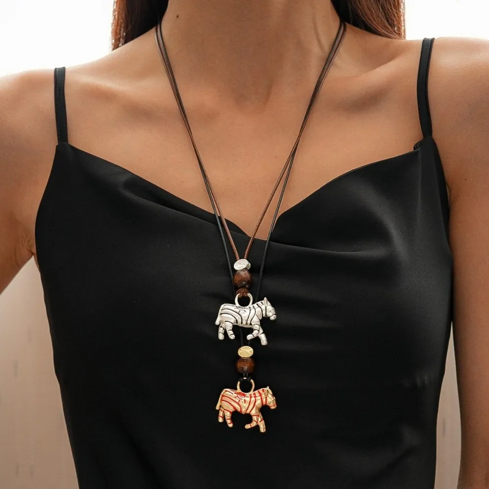 

Wooden Bead New Year Horse Necklace Horse Year Cartoon Choker Alloy Horse Pendant Necklace Jewelry Adjustable