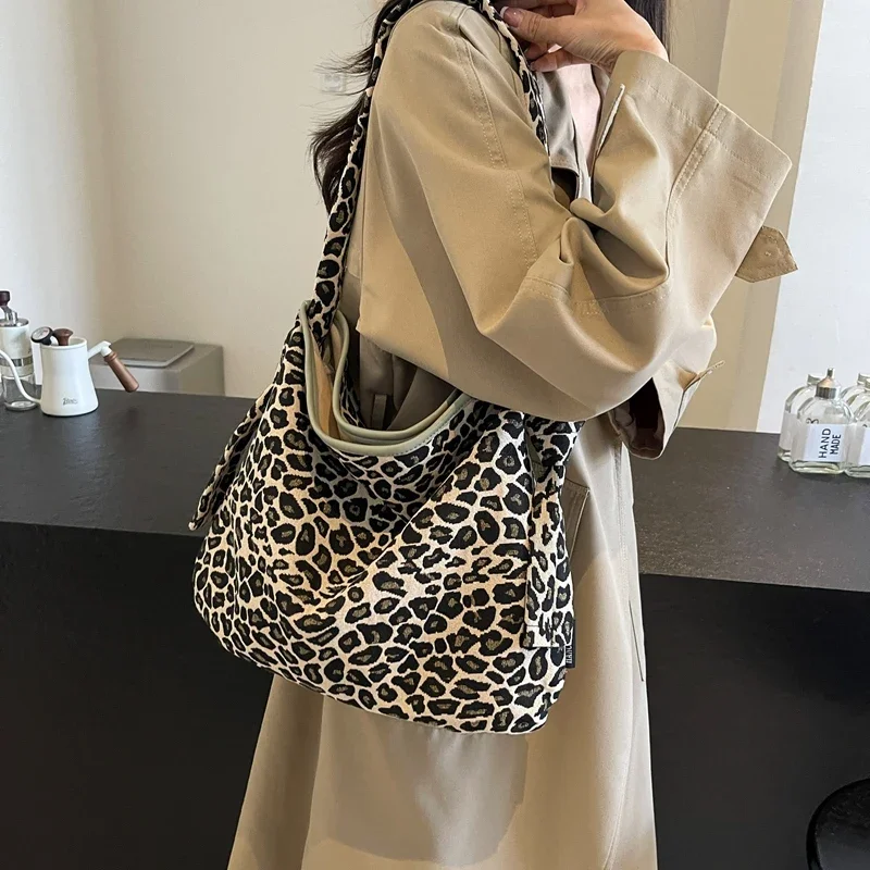 Leopard Shoulder Bag for Women Designer Luxury Handbags Bolsos Para Mujer Sling Purse for Ladies Pleated Shopping Wallet 2024