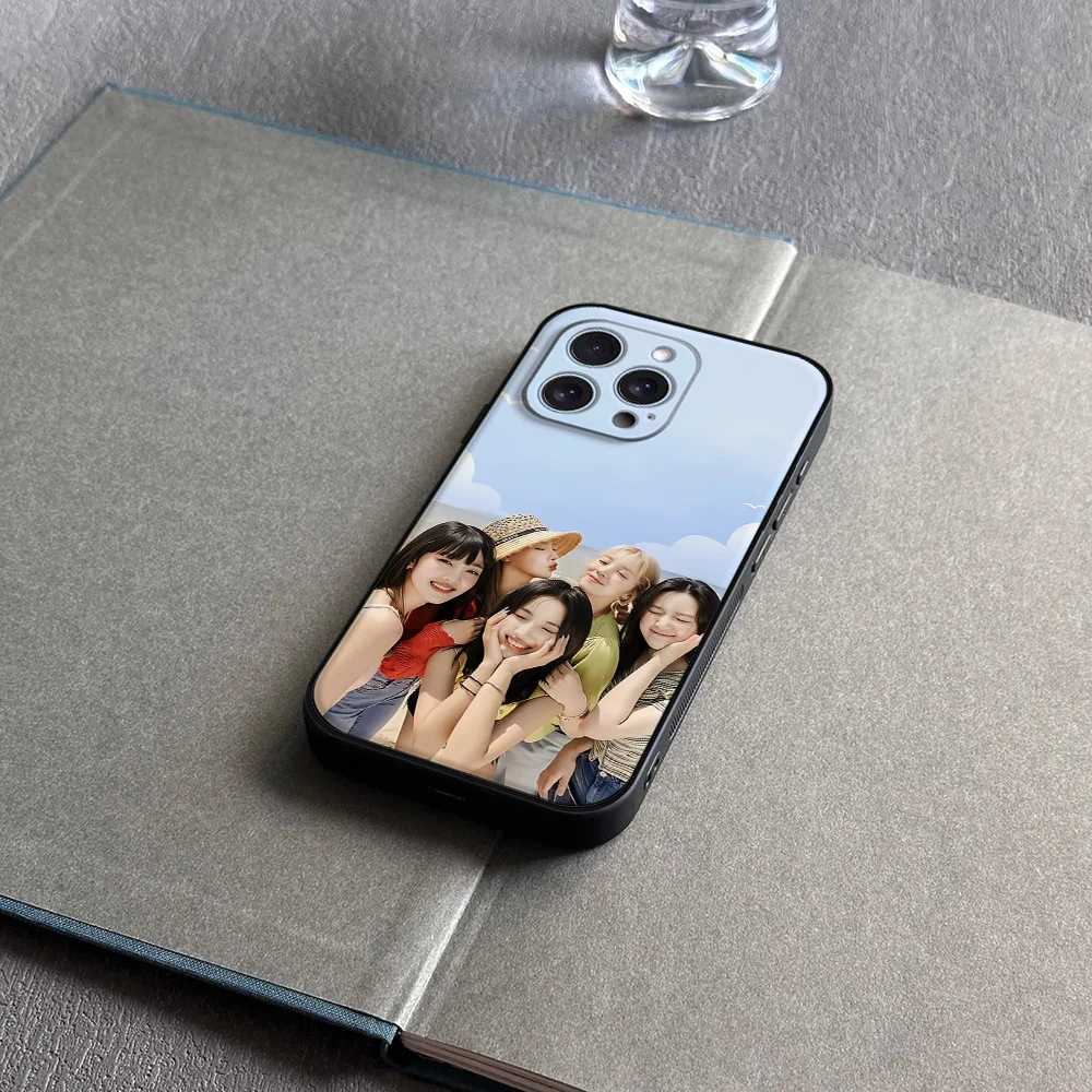 الكورية فتاة مجموعة G-idle جراب هاتف آيفون 16 15 11 13 14 برو ماكس 7 8 زائد X Xr Xs ماكس 12 البسيطة غطاء قذيفة سوداء #5