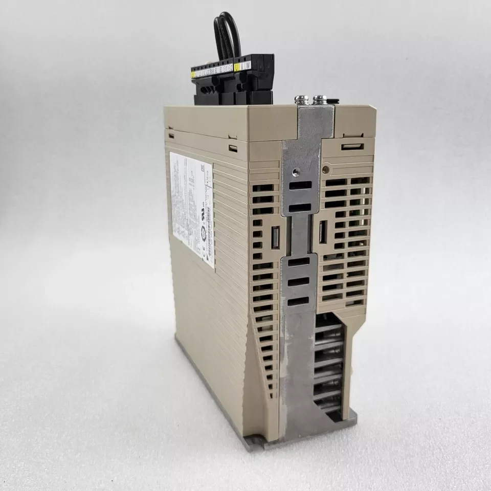 New SGDV-7R6A01A Servopack Servo Driver SGDV7R6A01A