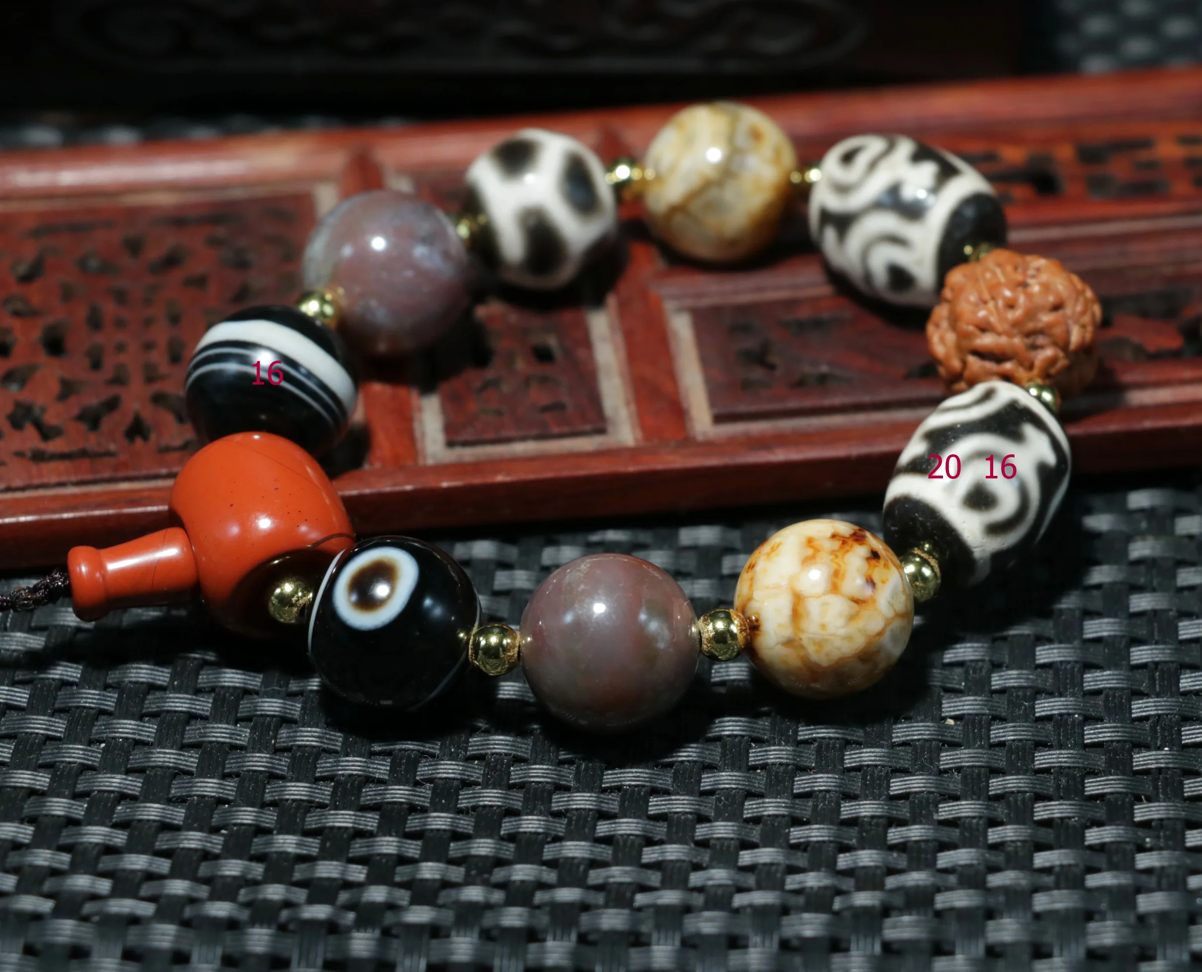 

Treasure Energy Tibetan Old Agate Multiple Symbols dZi Bead Hand Knitted Bracelet UK0522f Lkbrother UPD230106a