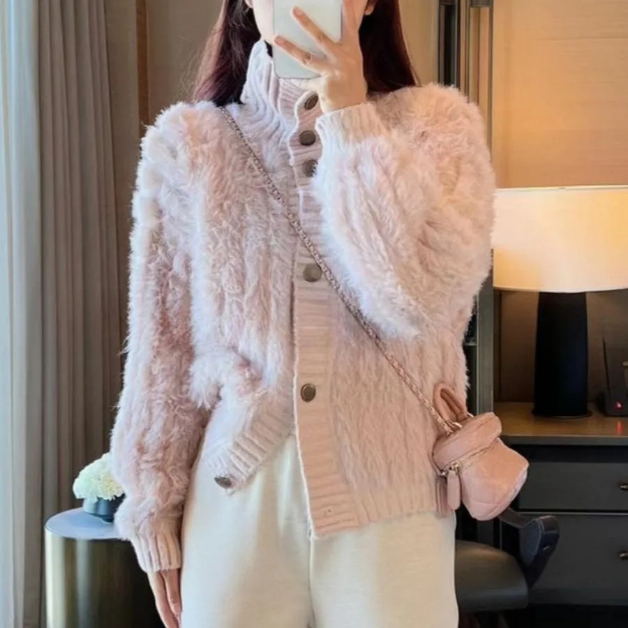 

Женский свитер с высоким воротником, осень-зима, новинка, теплая пушистая верхняя одежда на одной пуговице, топ Small Fraance Sle для поездок на работу