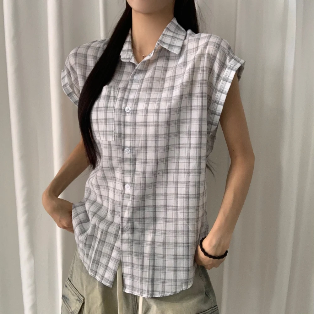 

Classic Plaid Short Sleeve Women's Shirt Vintage Hong Kong Style Drop Shoulder Turn-down Collar Versatile Summer 2026 Top