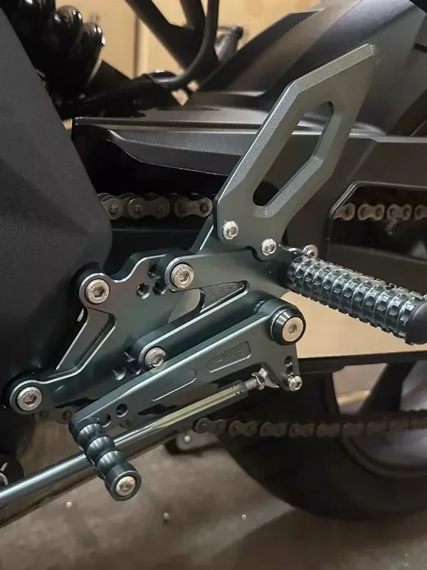 QJ Race 600 Huanglong 600 Chasing 600 Modified to Raise Pedal Height and Move Pedal Bracket Rear