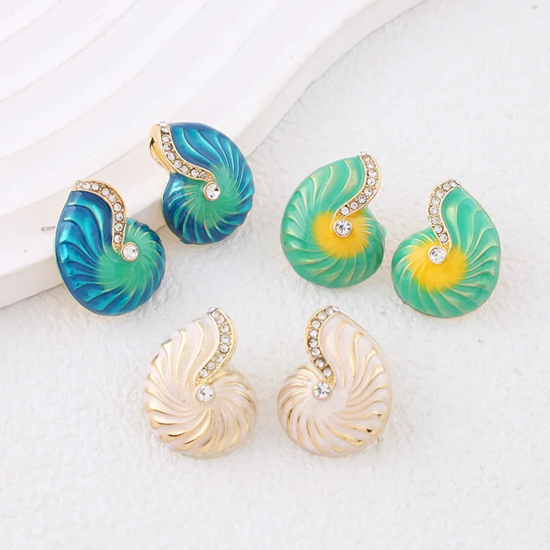 

European and American retro fashion niche nautical style vintage enamel conch earrings, beach resort style jewelry
