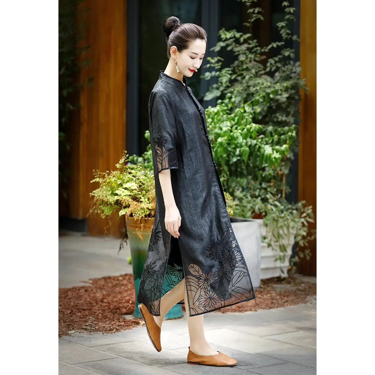 2026 chinese traditional vintage qipao women\'s black qipao lady standing collar ethnic style embroidery graceful cheongsam dress