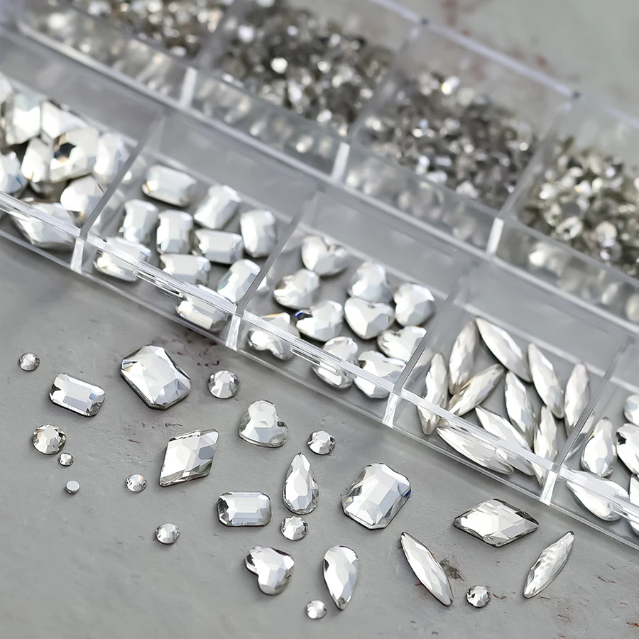 12-Fächer-Box mit mehrfarbigen Flachrücken-Strasssteinen, Kristall-Edelsteinen, 3D-Glitzer-Nagelkunst-Dekorationen, luxuriöse Nagelkunst-Zubehörteile – Detail 3