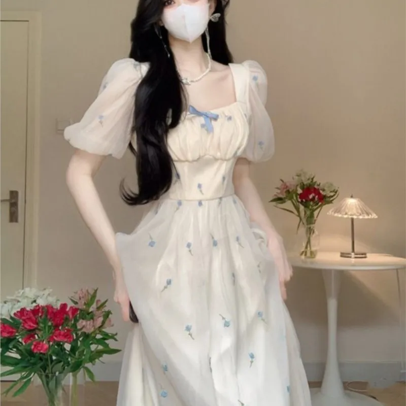 

Birthday light luxury small crowd usually can wear seaside holiday chiffon bubble sleeve floral dress