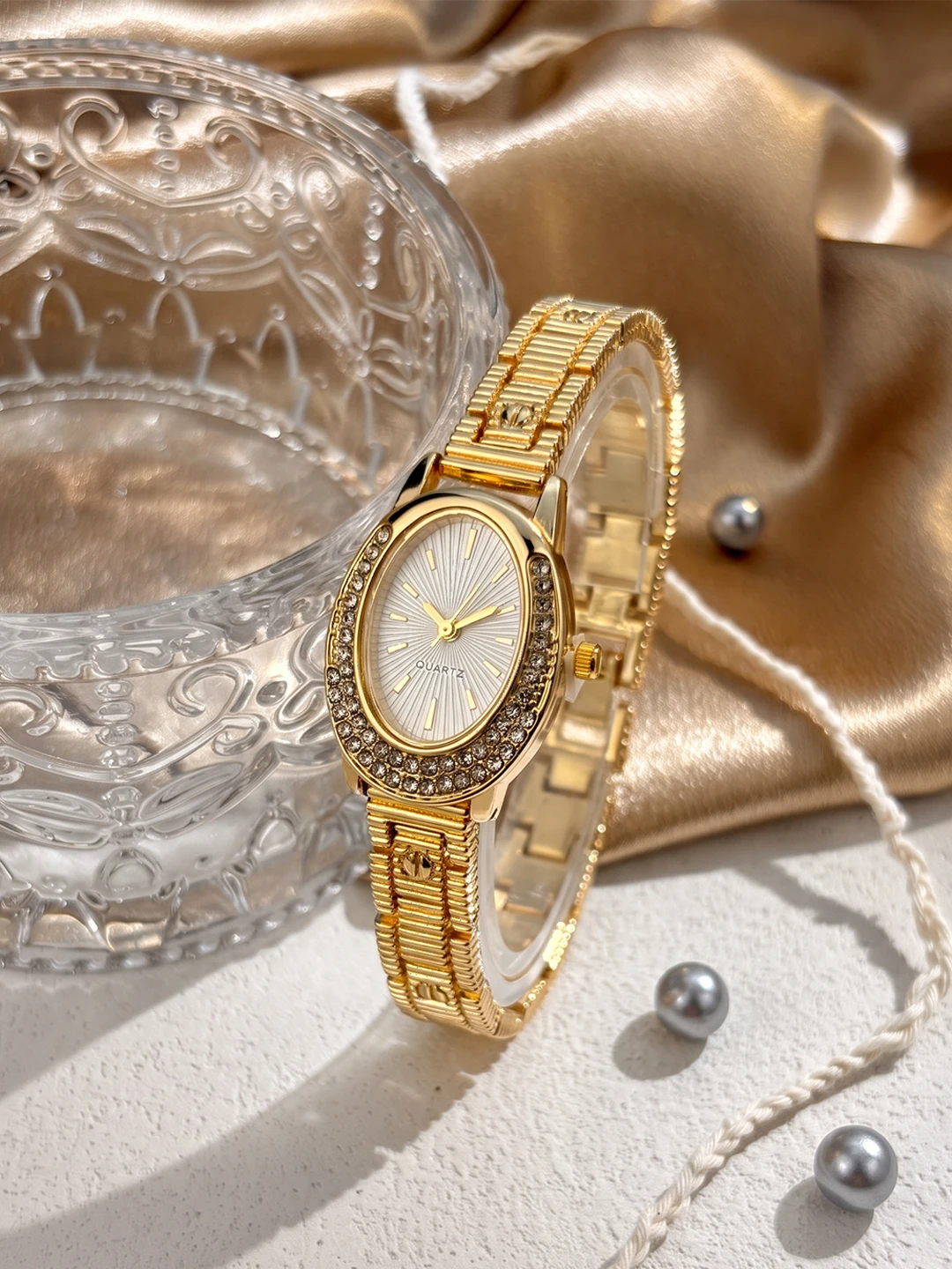 Premium Chic Curved Moon Oval Diamond Dial Fashion Gold Watch for Woman