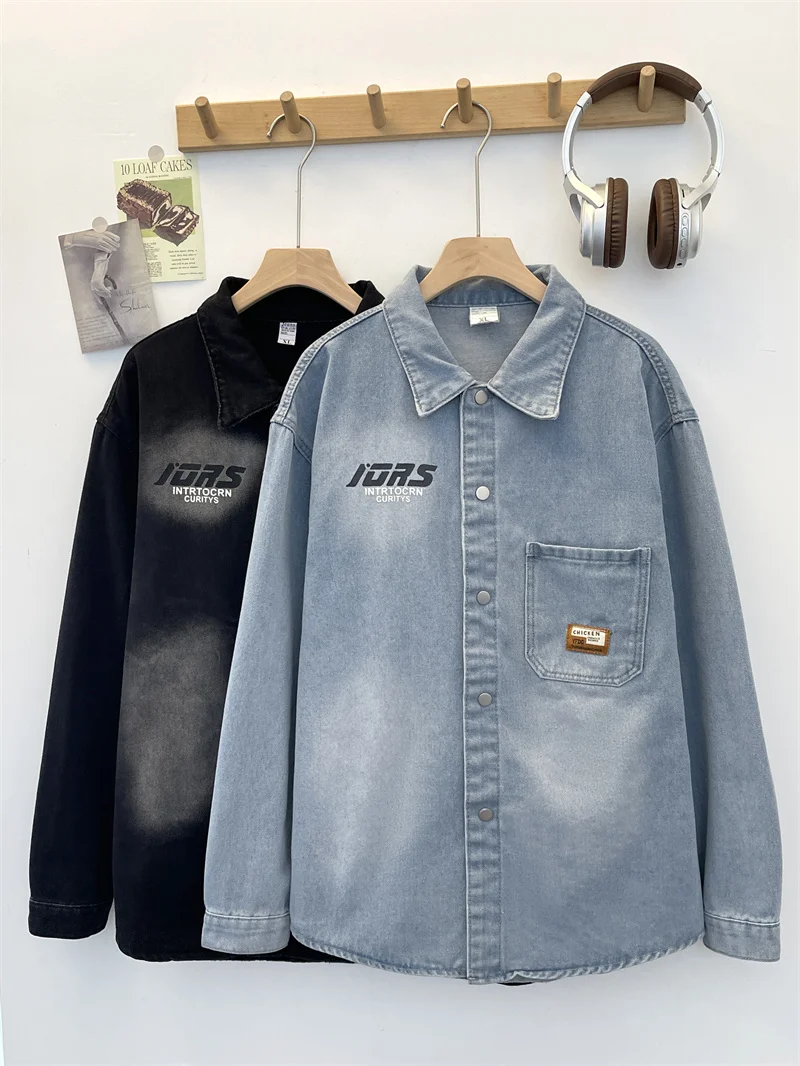 

Свободная повседневная джинсовая куртка для мужчин, осень 2025, новая трендовая модель, брендовая, длинная, в корейском стиле, молодежная культура