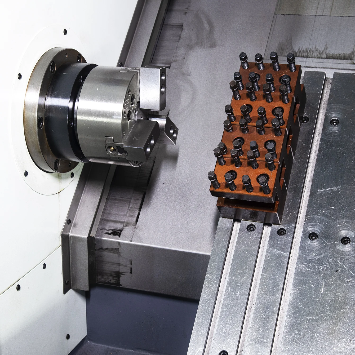 الشركة المصنعة CZ46 عالية الصلابة مخرطة السرير المائل الثقيلة آلة تحول باستخدام الحاسب الآلي مع 400 مللي متر أقصى طول الشغل عالية الدقة