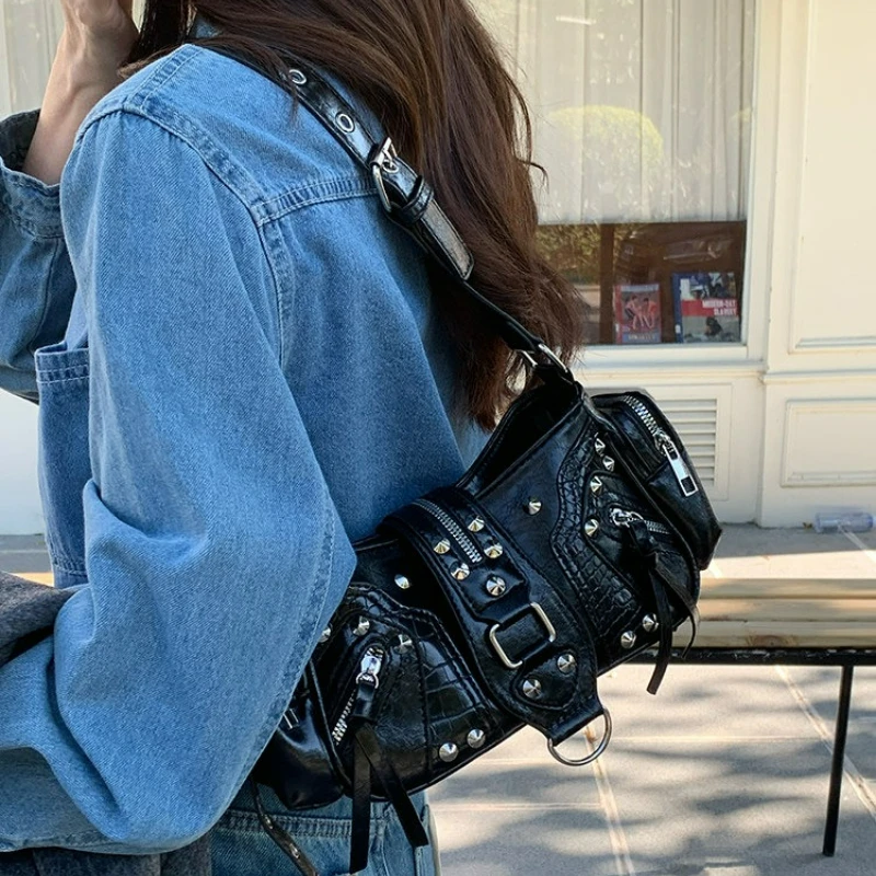 

Ретро-панк сумка-кроссбоди с заклепками, стильная и легкая многофункциональная сумка через плечо для девушек.